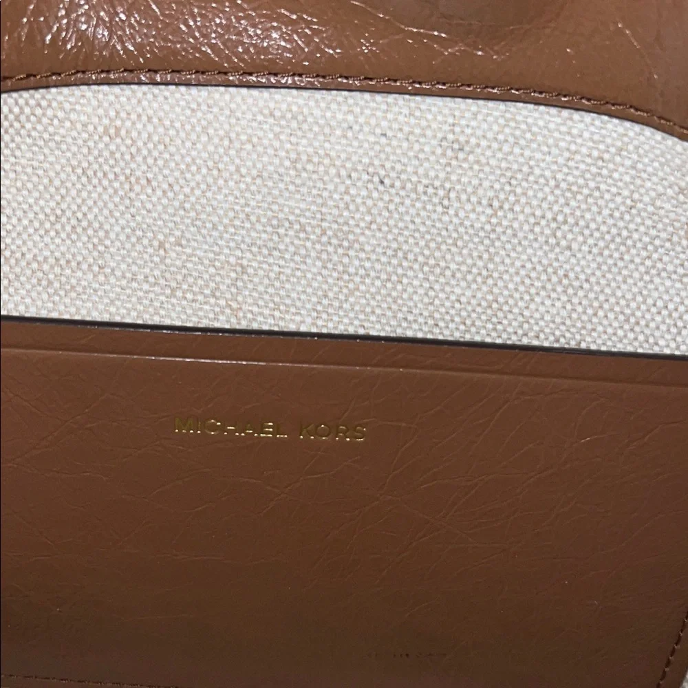Michael Kors Darrington Large Crackle Brown Leather Crossbody
